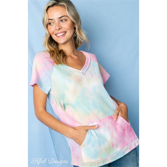 ❤️LAST! V Neck Tie Dye Thermal Front Pocket Top - Picture 6 of 13